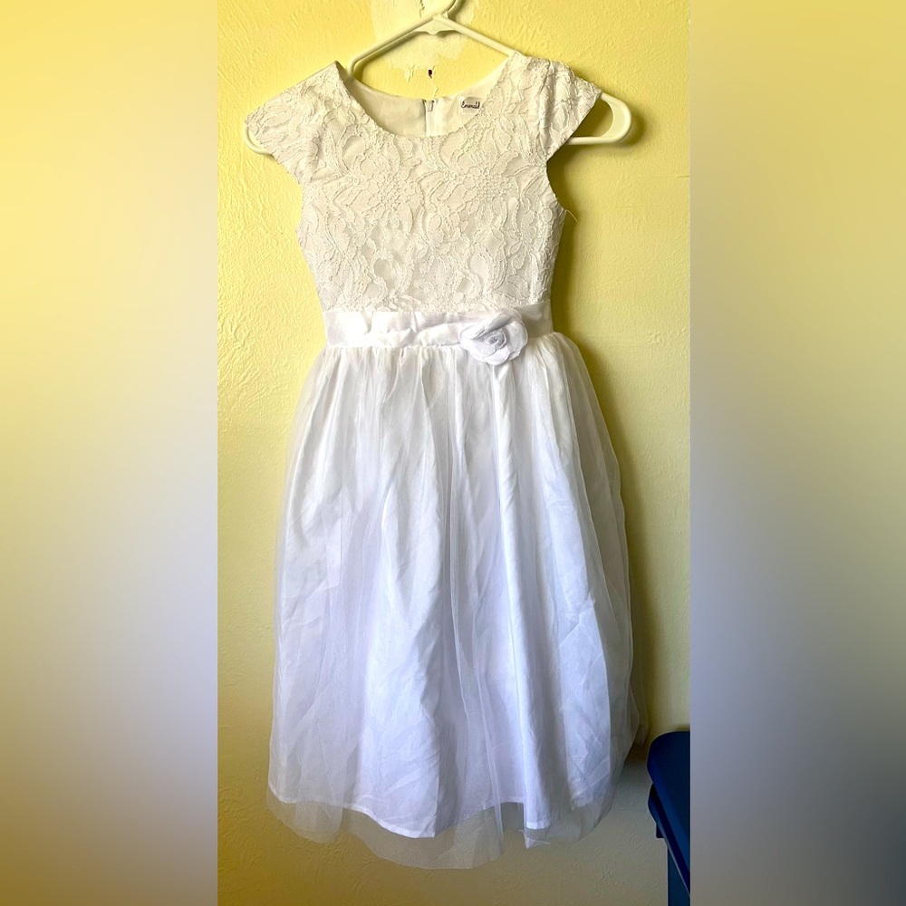 Emerald Gumdrops Elegant White Lace Kids Dress